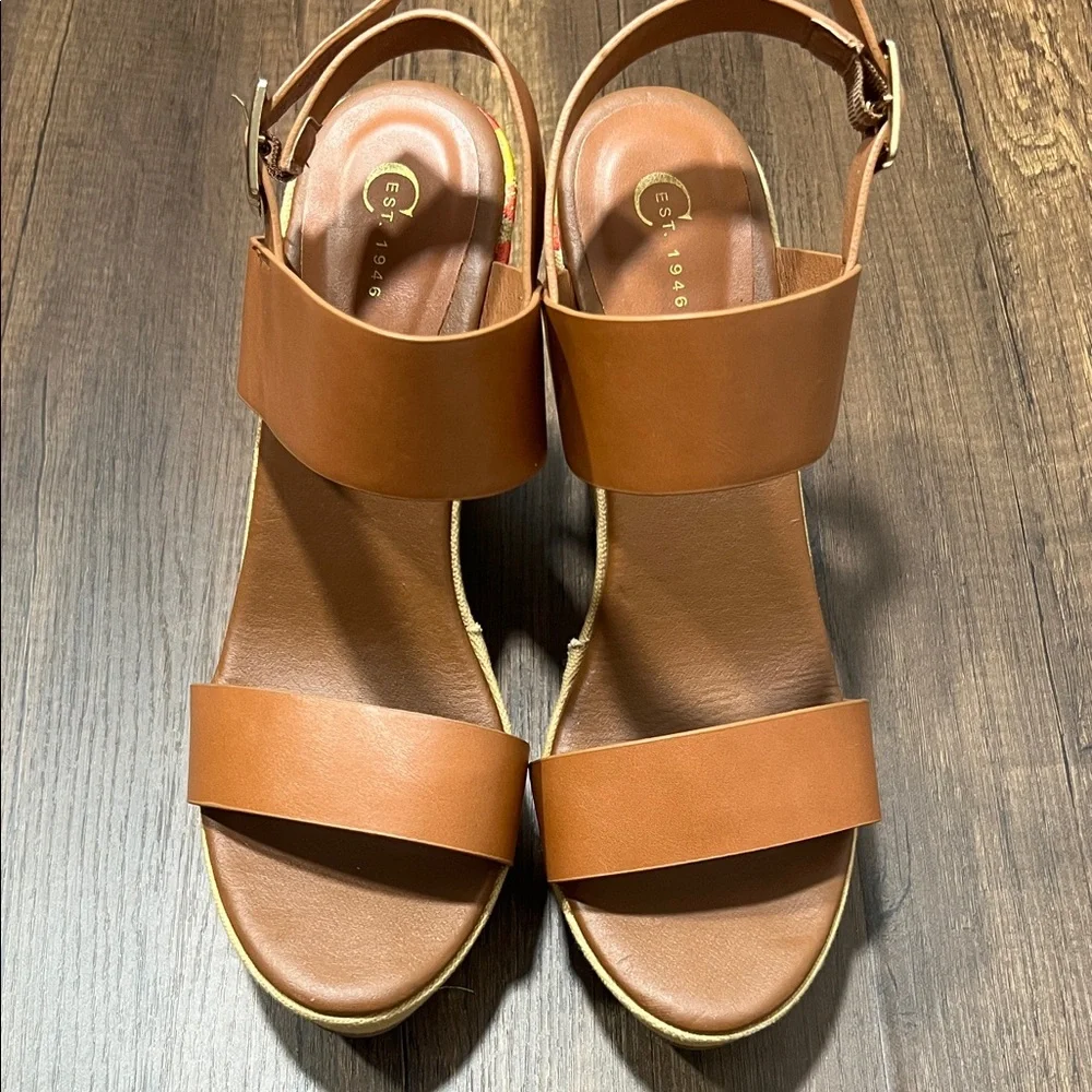 Elegant‎ Tan Leather Wedge Sandals
